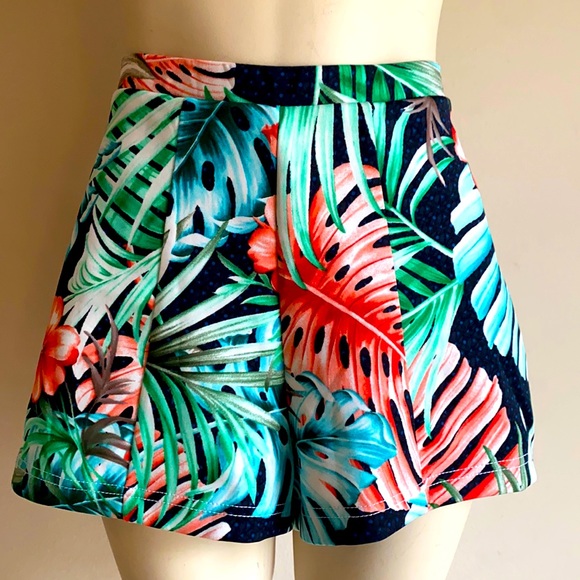 Pants - New tropical shorts XL palm print NWT